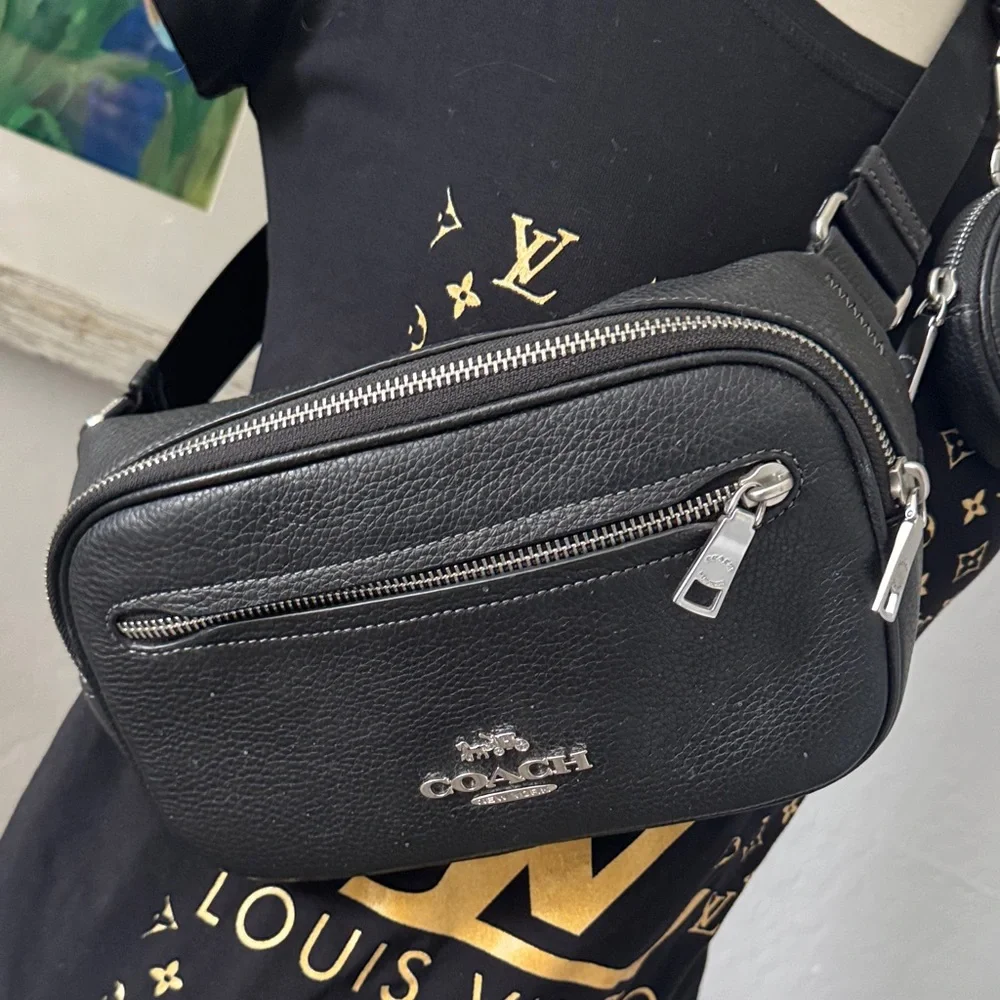 Coach Black Belt Bag with Coin Pouch Like Brand New - Picture 2 of 10